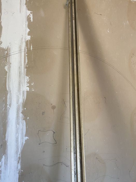 Алюминиевые карнизы