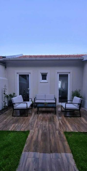 Arrendo Moradia T2 + 2 - Porto