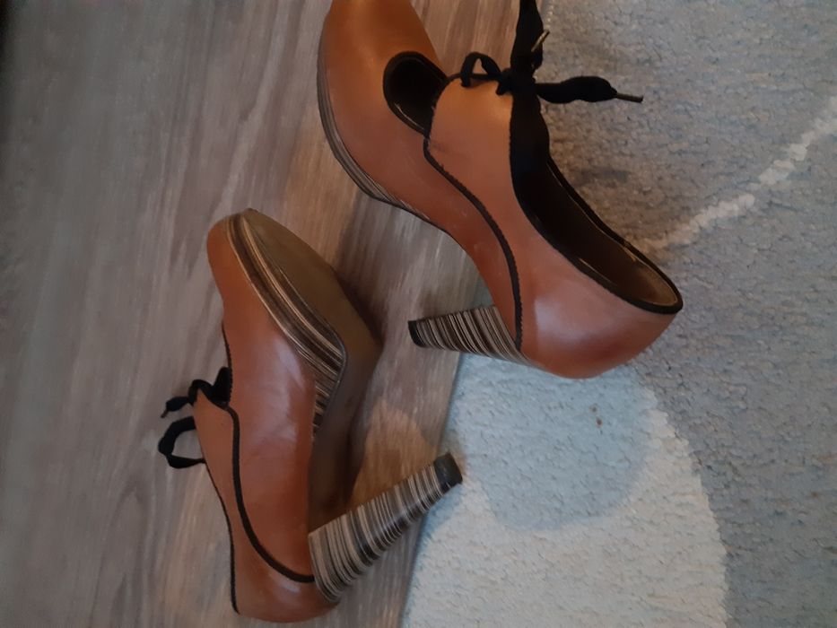 Buty na obcasie WOJAS roz.36