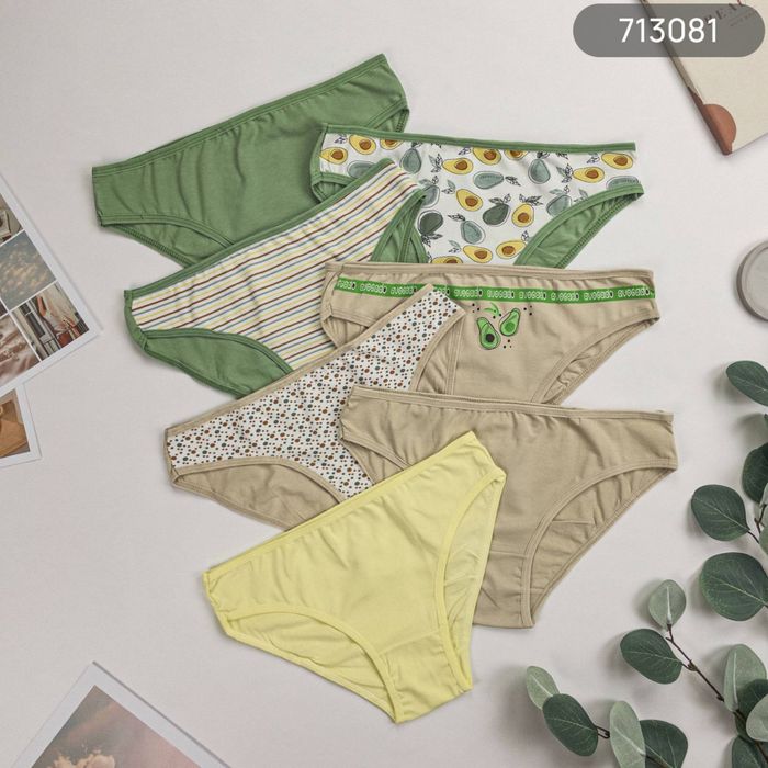 Жіночі трусики набором