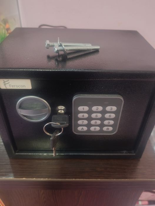 Продажа сейфас электронным замком