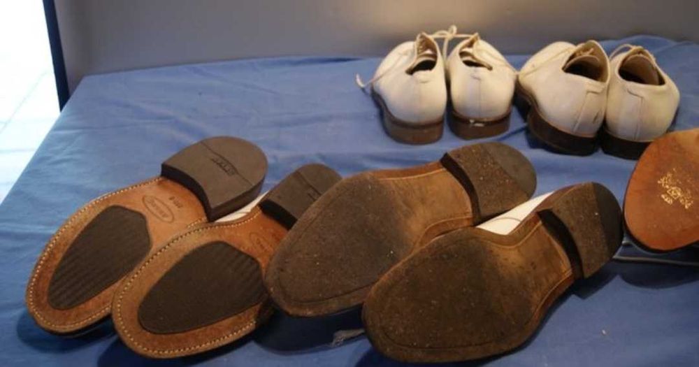 Cinco pares de sapatos da Marinha