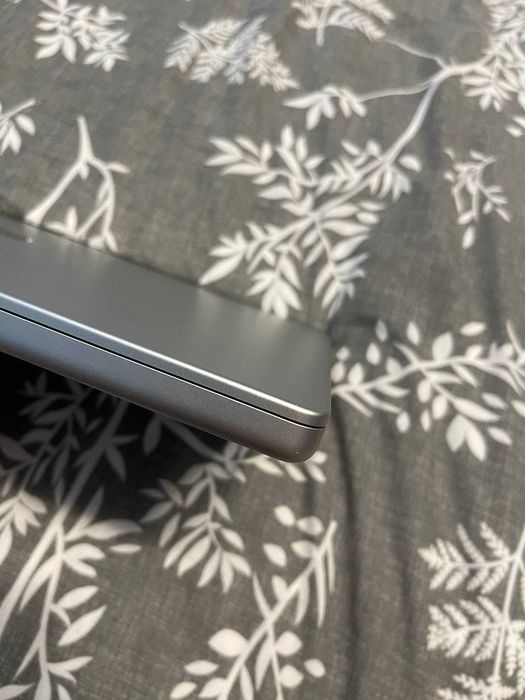 Macbook Pro 16 2021 Silver / M1 Pro / 16GB RAM / 512GB