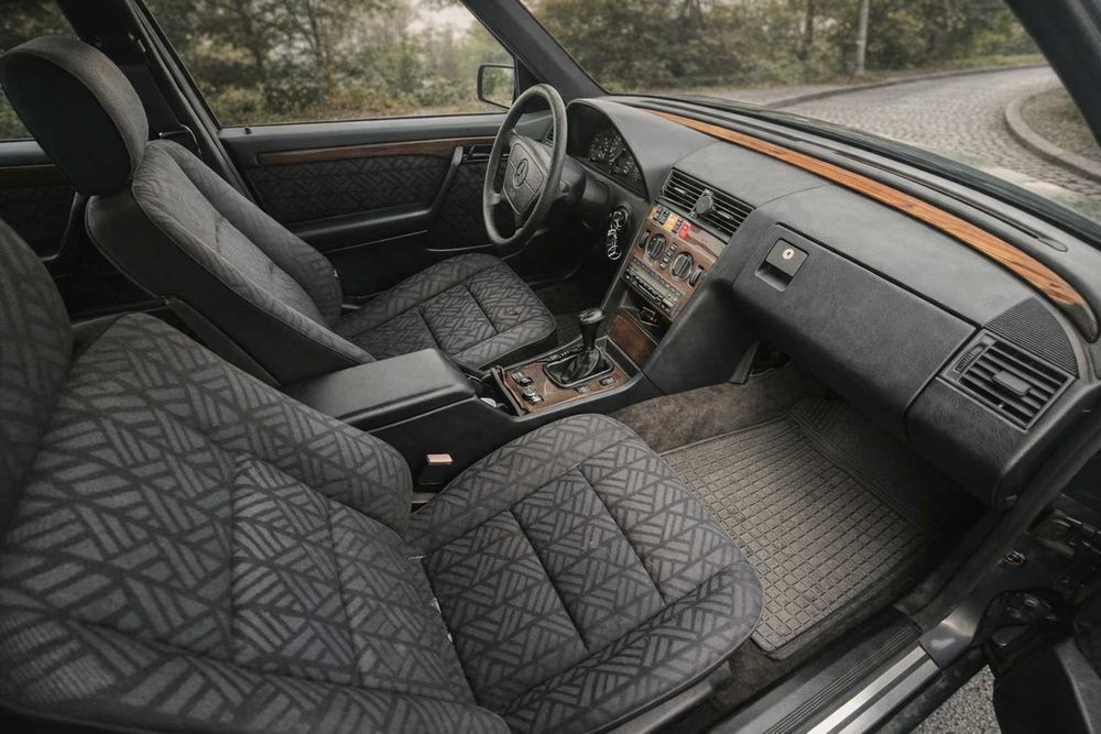 Mercedes C200 Motor Impecável Inspeção Até Agosto