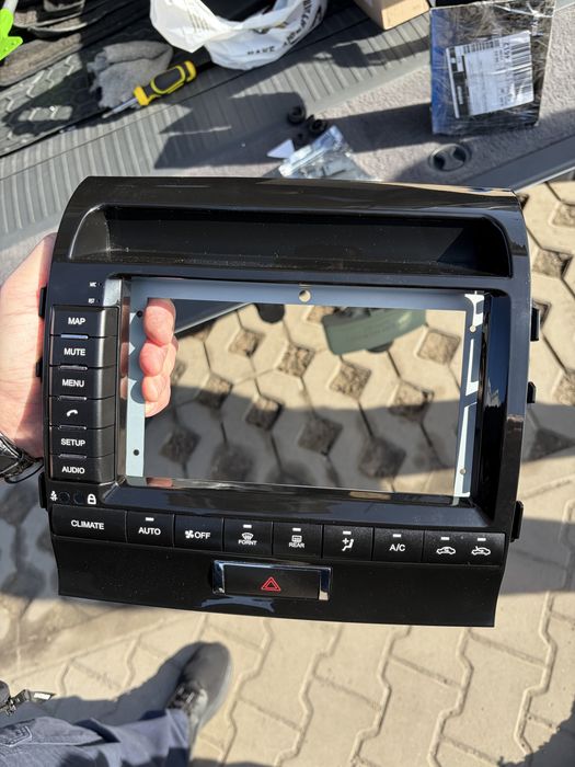 Универсальная штатная магнитола Teyes CC3 2k 6+128 Gb 9"