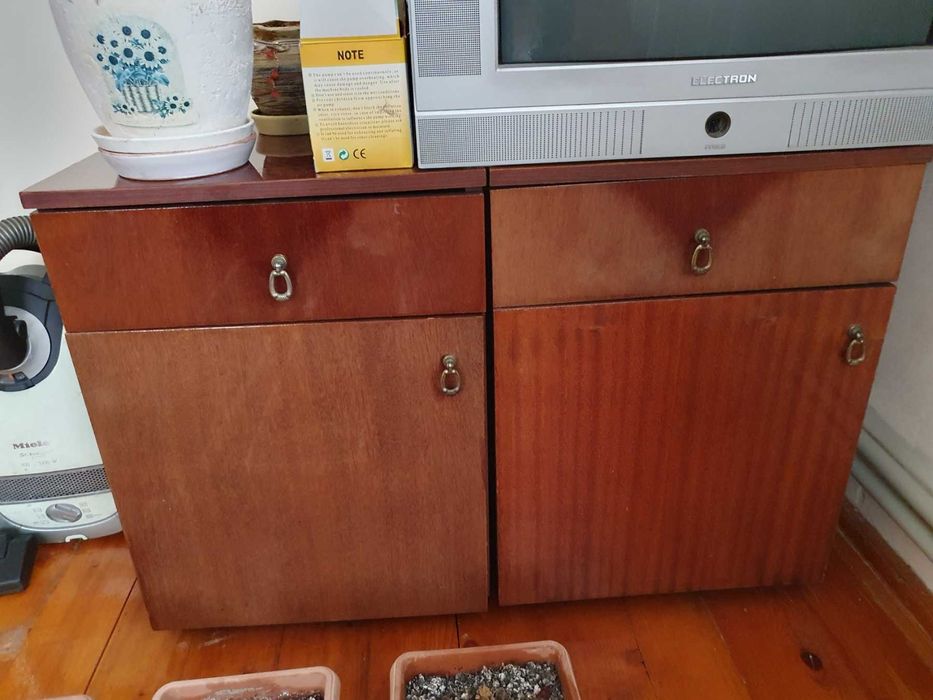Меблі Стіл тумбочка розпродаж.