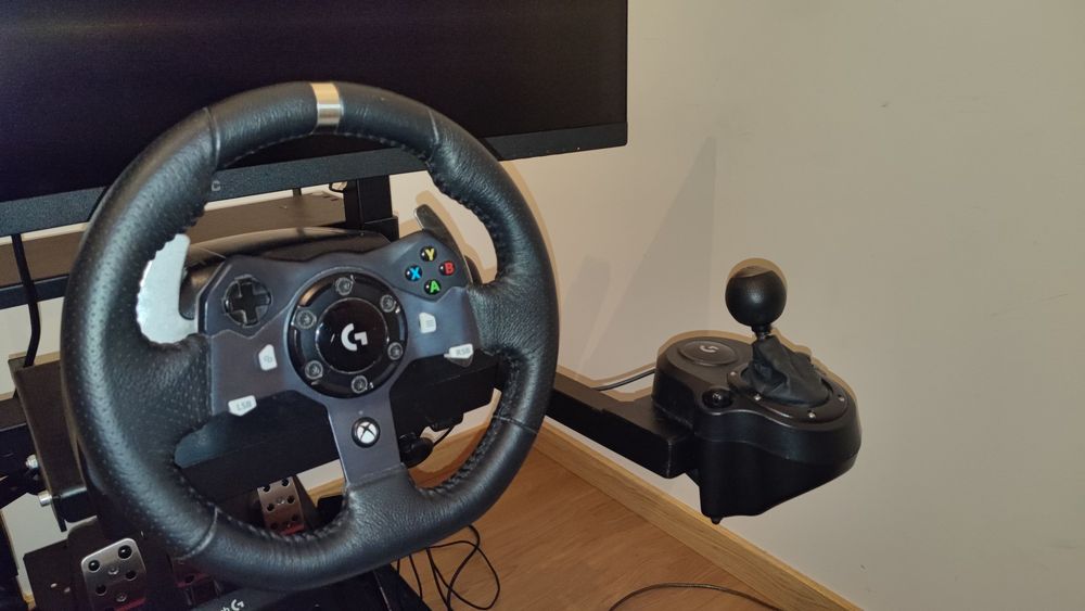 Volante Logitech g920 com caixa de velocidades