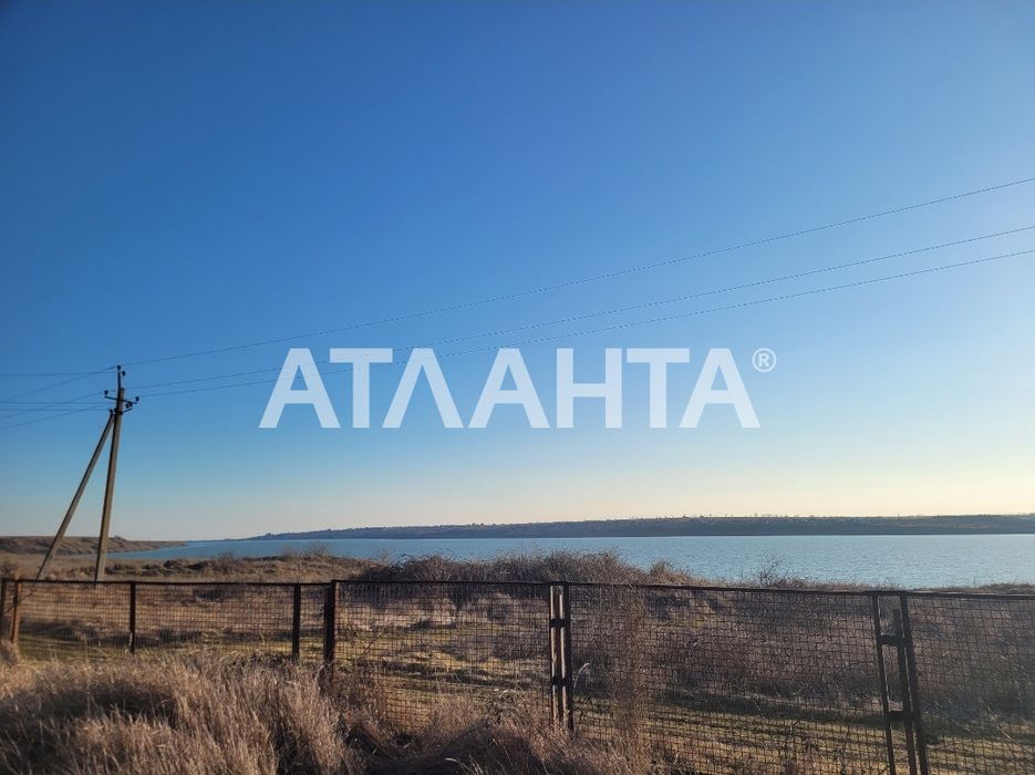 Дом-дача на берегу лимана в Новой Дофиновке