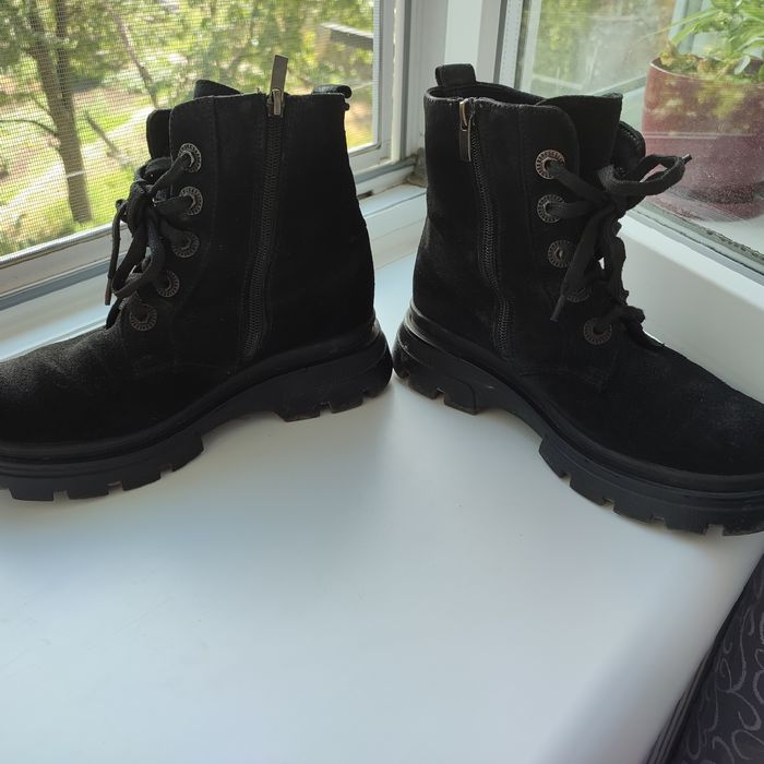 Ботинки замшеві жіночі