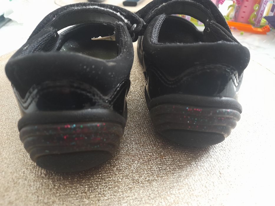 Sprzedam balerinki r.31 skorzane mało używane George