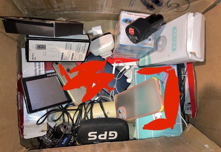 Продам весь цей мотлох одним лотом