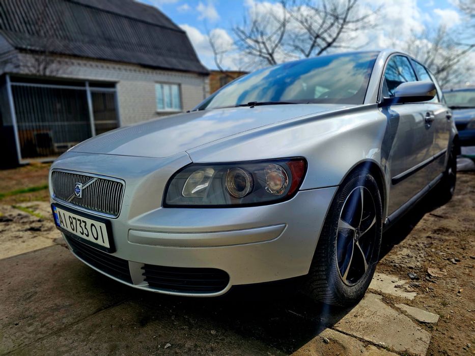 Терміново продам надійний Volvo v50 1.6D