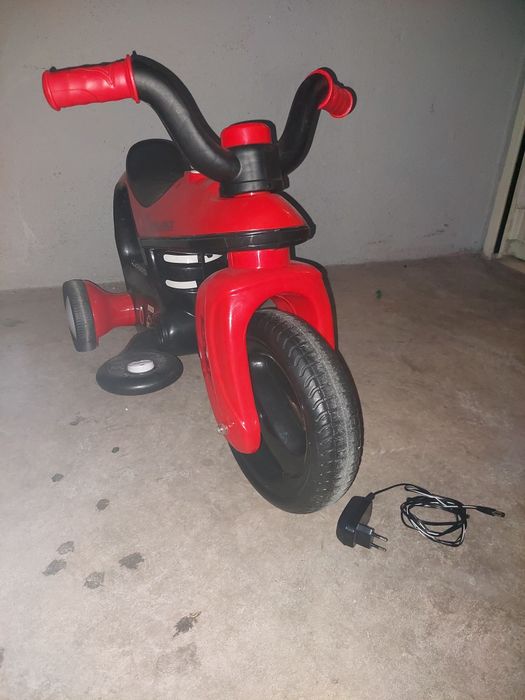 Mota infantil elétrica (a bateria)