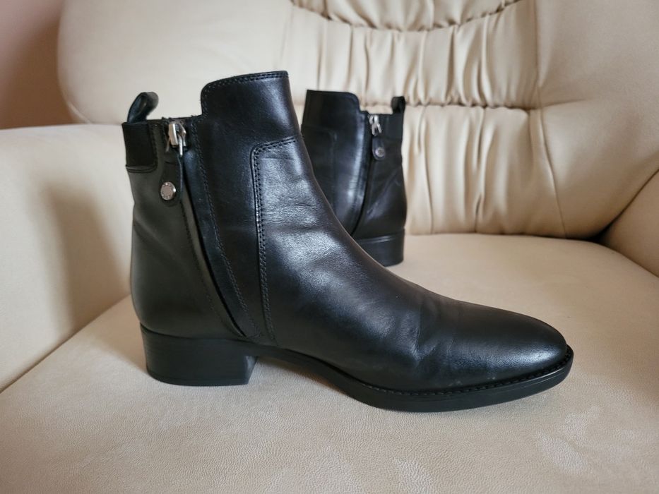 Жіночі шкіряні черевики Geox