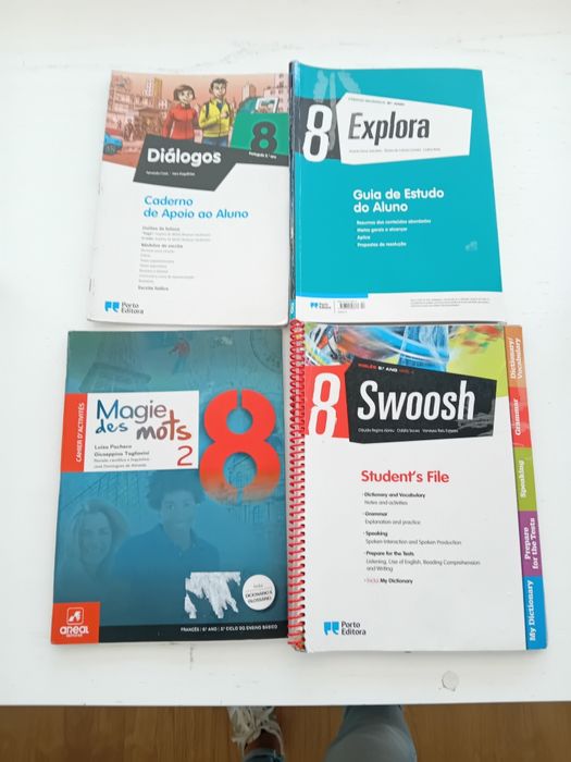 Livros escolares 8 e 9 ano