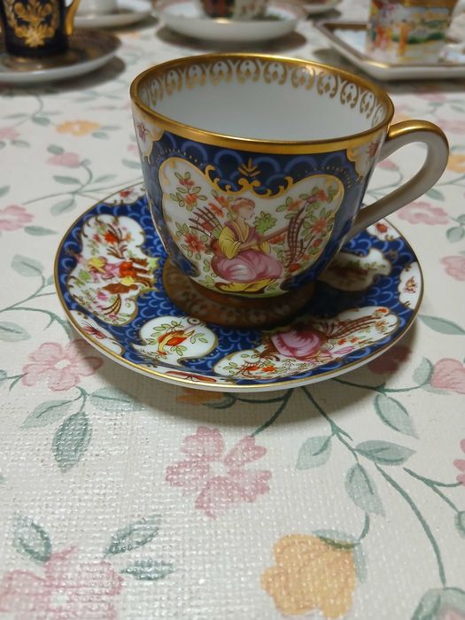 Chavena com pires  -Museu da Porcelana 1999.