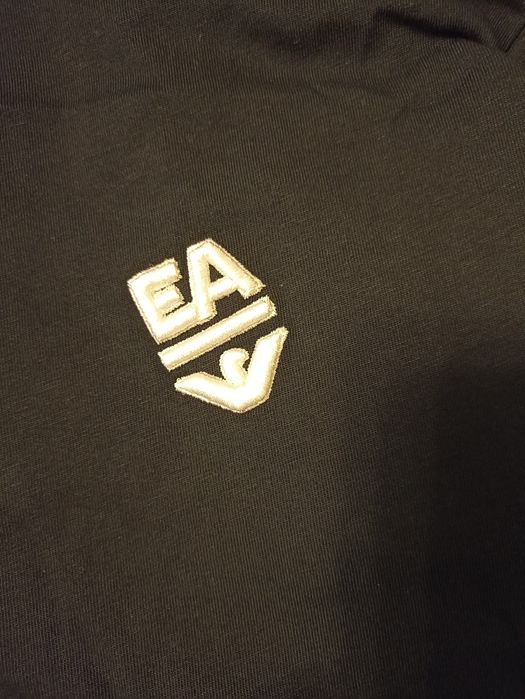 T-shirt czarny Armani L