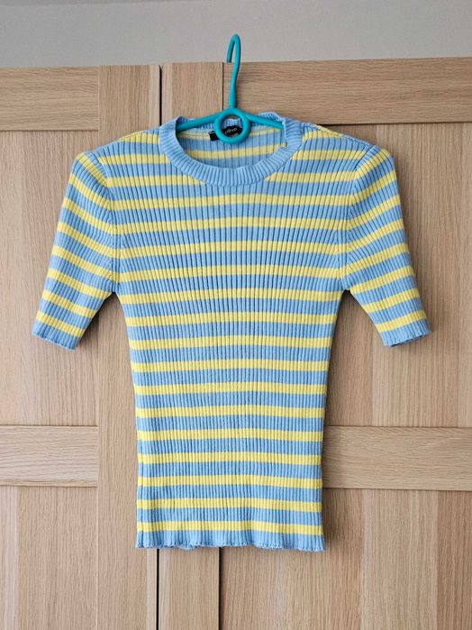 Sweter z krótkim rękawem w paski niebiesko-żółte S Trendyol