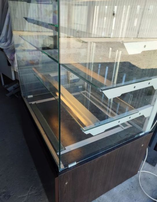 Кондитерська вітрина холодильна куб кондитерская витрина куб Технохоло