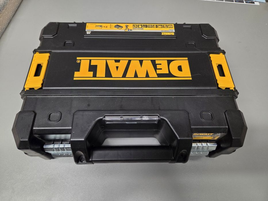 Wiertarko-wkretarka -udatowa Dewolt