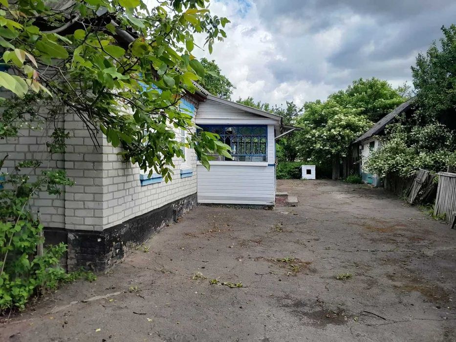 Продаж будинку в селі Берестянка.Літня кухня,погріб,криниця.