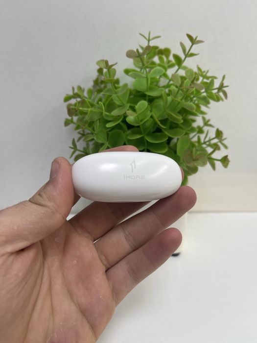 Б/У Зарядний кейс для навушників Навушники 1MORE ComfoBuds Pro