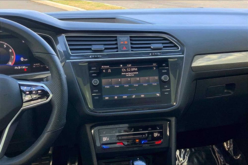 Volkswagen Tiguan SEL R-Line 4Motion      2024