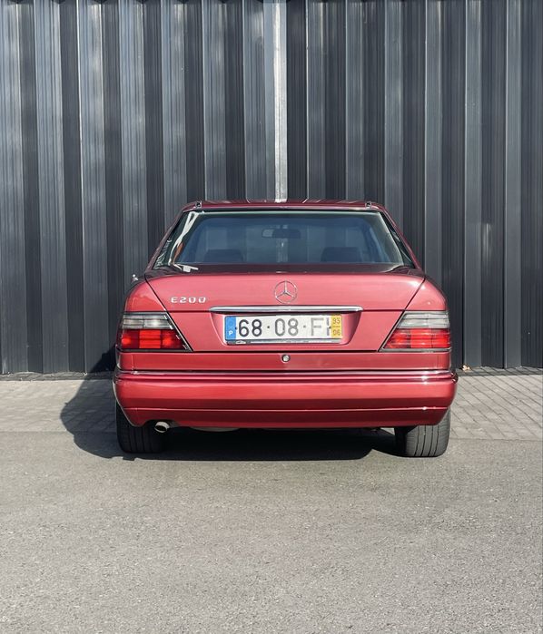 Mercedes-Benz E 200 — fotografia 4