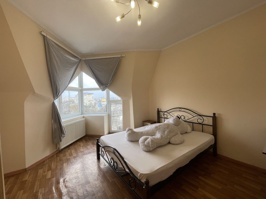 Продаж великої 2к квартири 77.6 кв. м поруч з залізничним вокзалом
