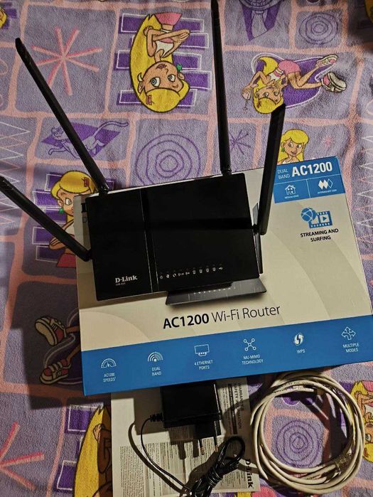 Роутер Wi-Fi гигабитный DIR-825 AC1200