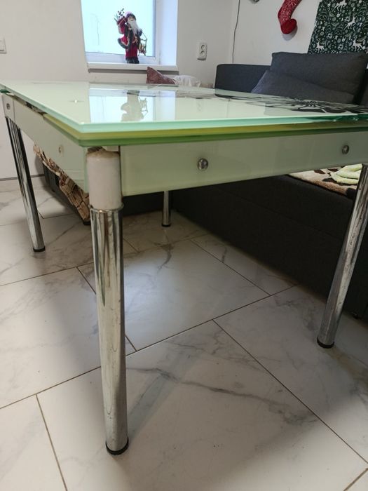 Продам стол , очень красивый!