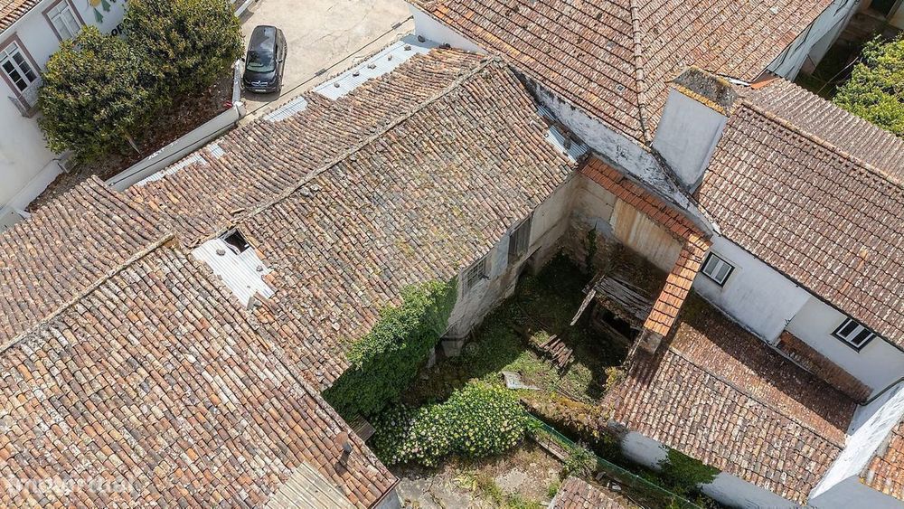 Moradia T4 para reabilitar à venda em Vila Nova do Ceira - Góis