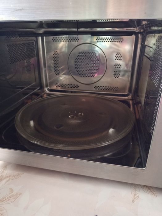 Мікрохвильова піч 2 в1