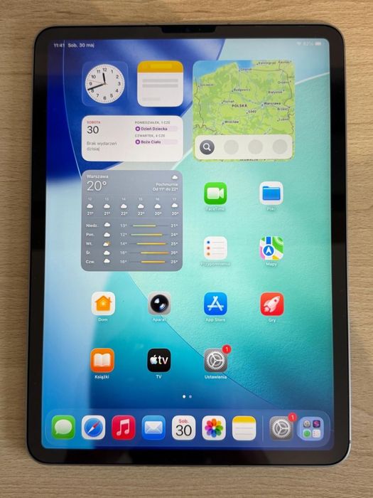 JAK NOWY Tablet iPad Pro A2761 11" 4. generacji M2 z klawiaturą