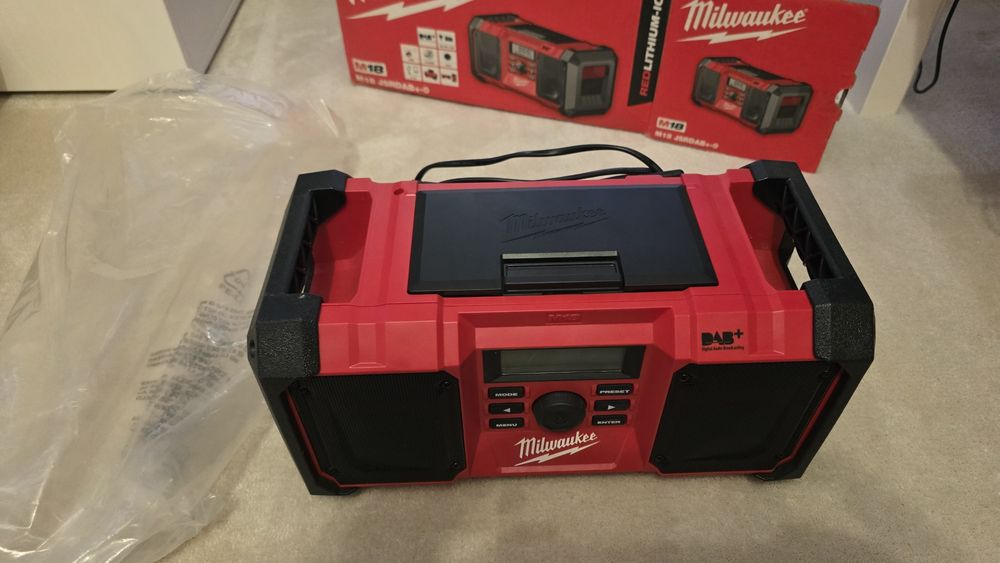Fabrycznie nowe radio FM DAB+ Milwaukee M18 JSRDAB+-0