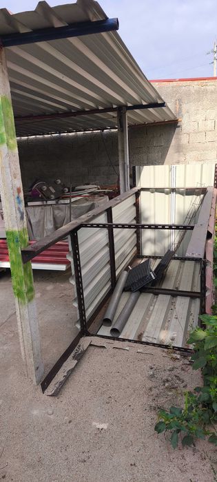 Estrutura e porta para ferramentas