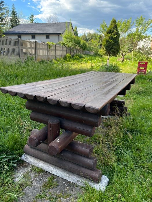 Stół ogrodowy drewniany z bali