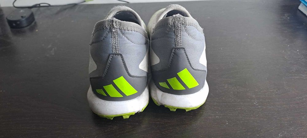 Adidas sintético