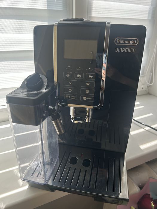 Кавомашина Delonghi Dinamica