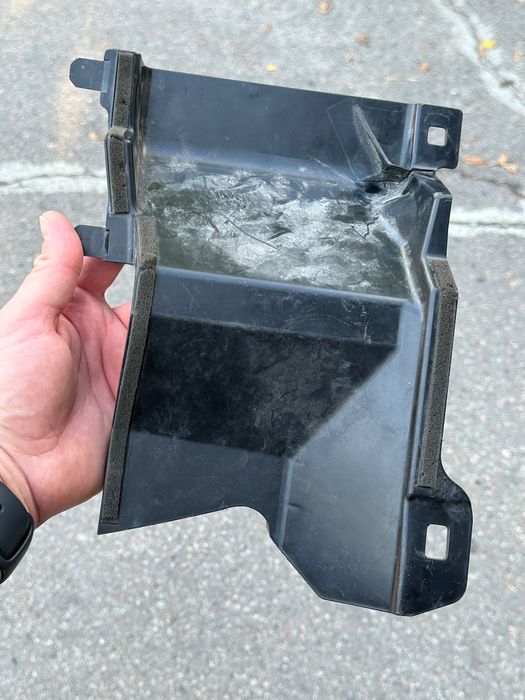 Воздухоприемник Lexus UX250h 17753-24010