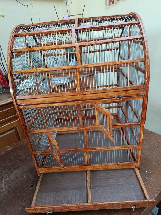 Gaiola para pássaros com rodas para fácil de transportar