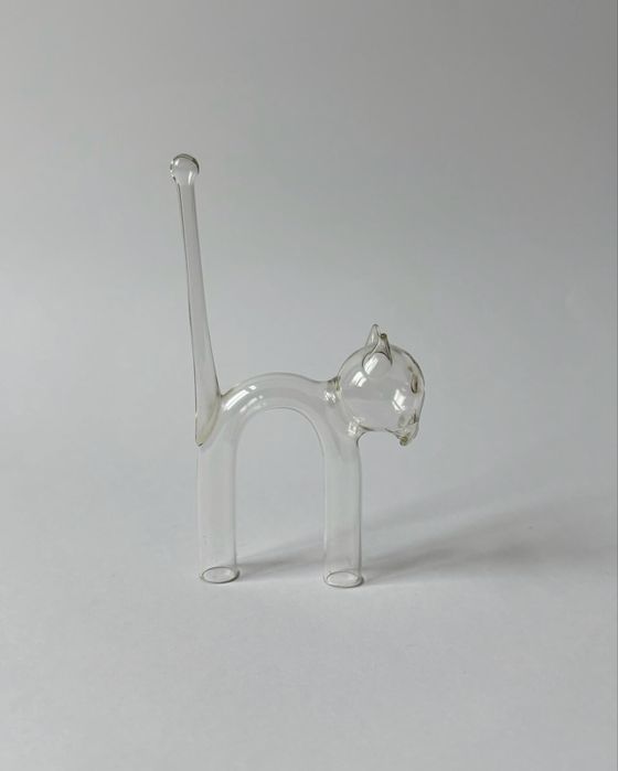 kotek art glass ręcznie formowana szklana minimalistyczna figurka kota