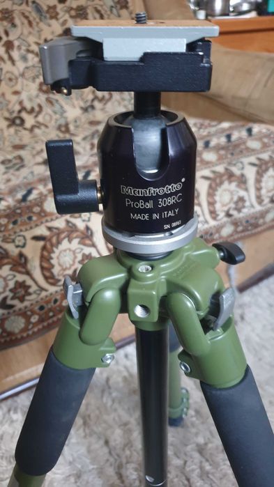 Продам штатив Manfrotto трёхсекционный