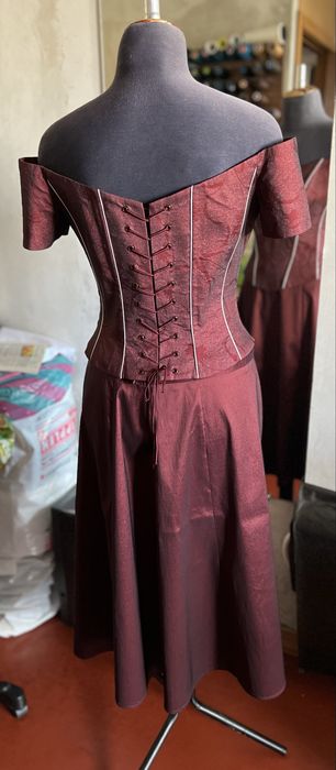 Продам наряд для торжества.