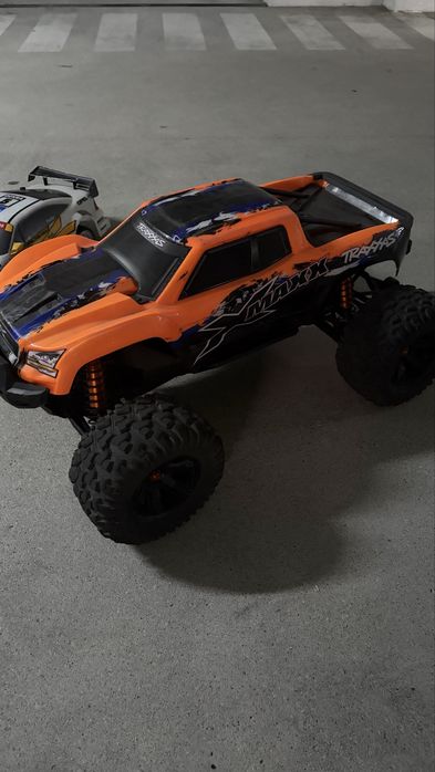 Traxxas X-Maxx 8S + Oferta de 2 Carros RC – Excelente Oportunidade