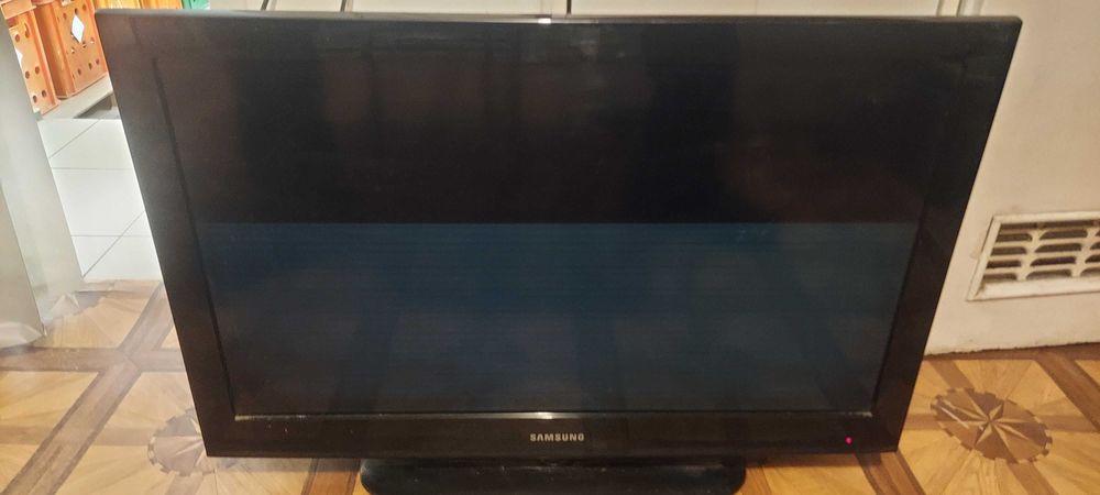 Telewizor Samsung LE32E420E2W uszkodzony