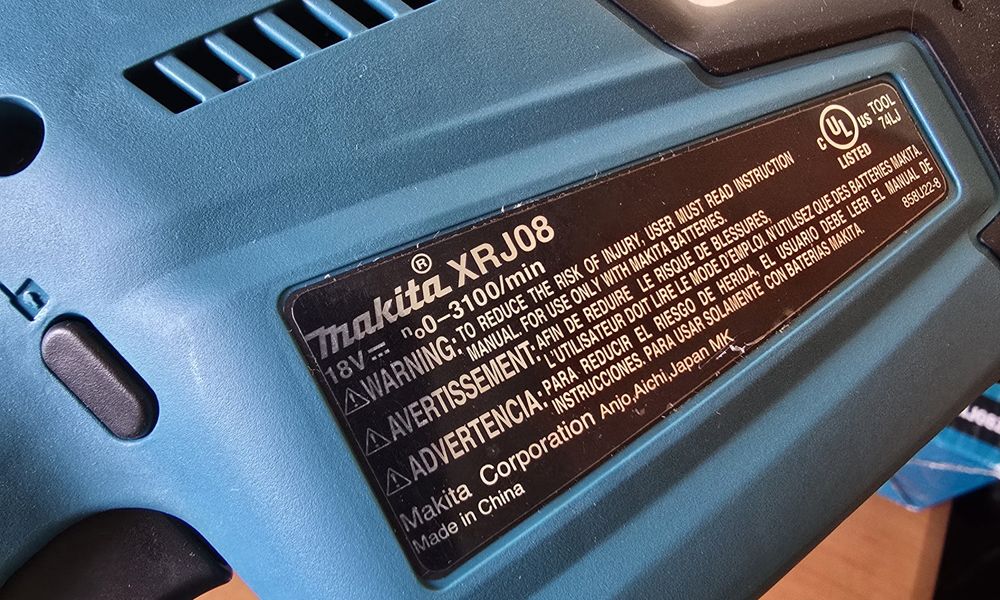 Makita XRJ08Z  сабильна пила макіта оригінал із США