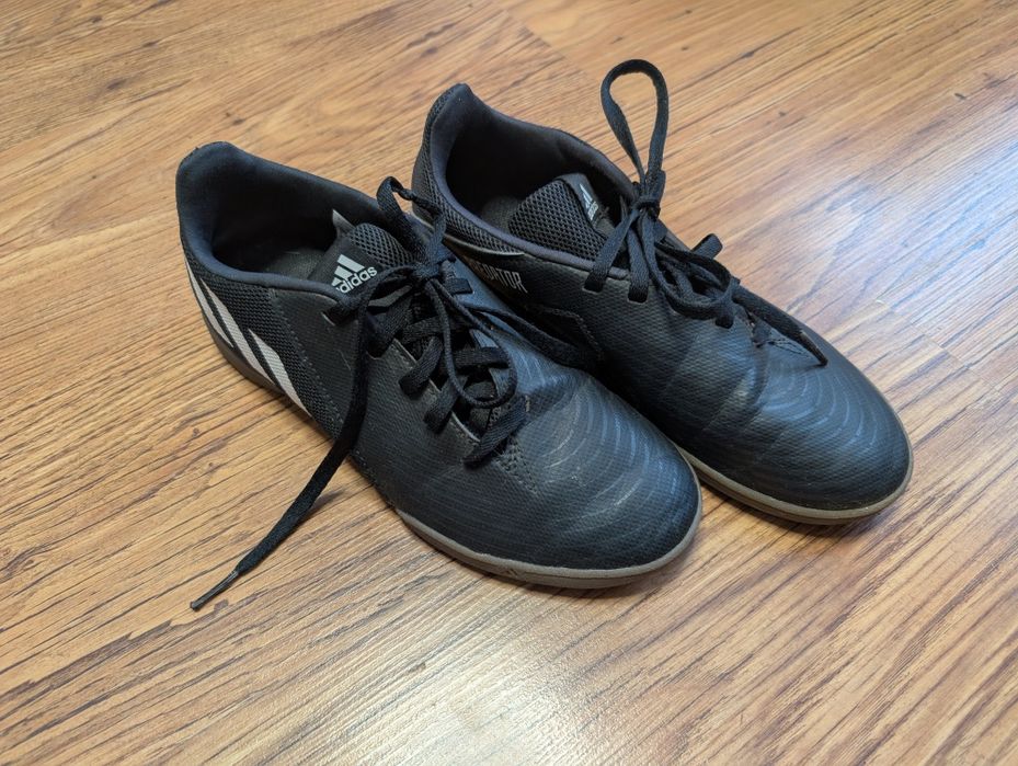 Adidas Predator buty piłkarskie halówki roz. 37,5