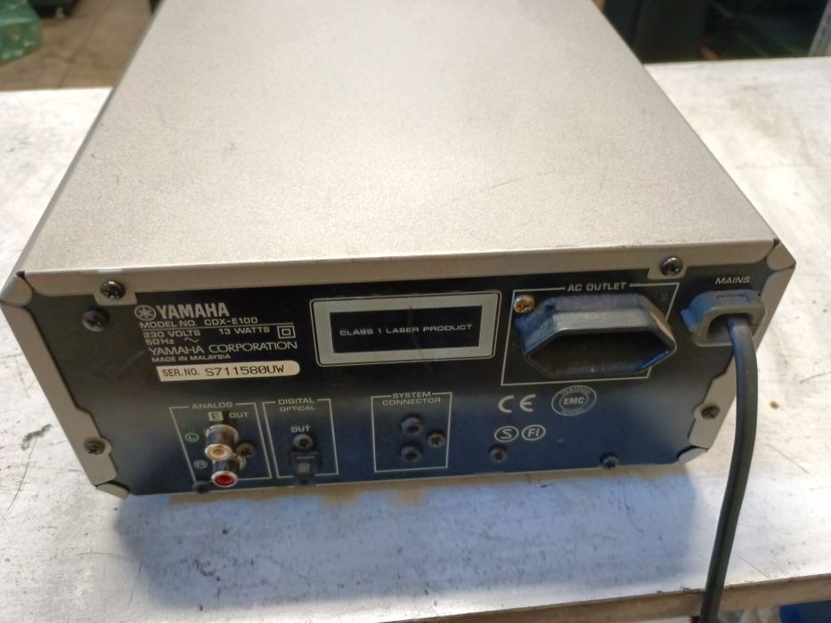 Odtwarzacz CD Yamaha CDX-E100 defekt
