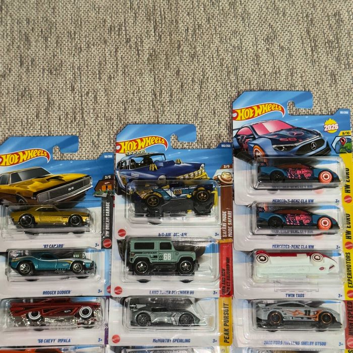 Hot Wheels Mustang + Corvette + Camaro + Defender (Selados)